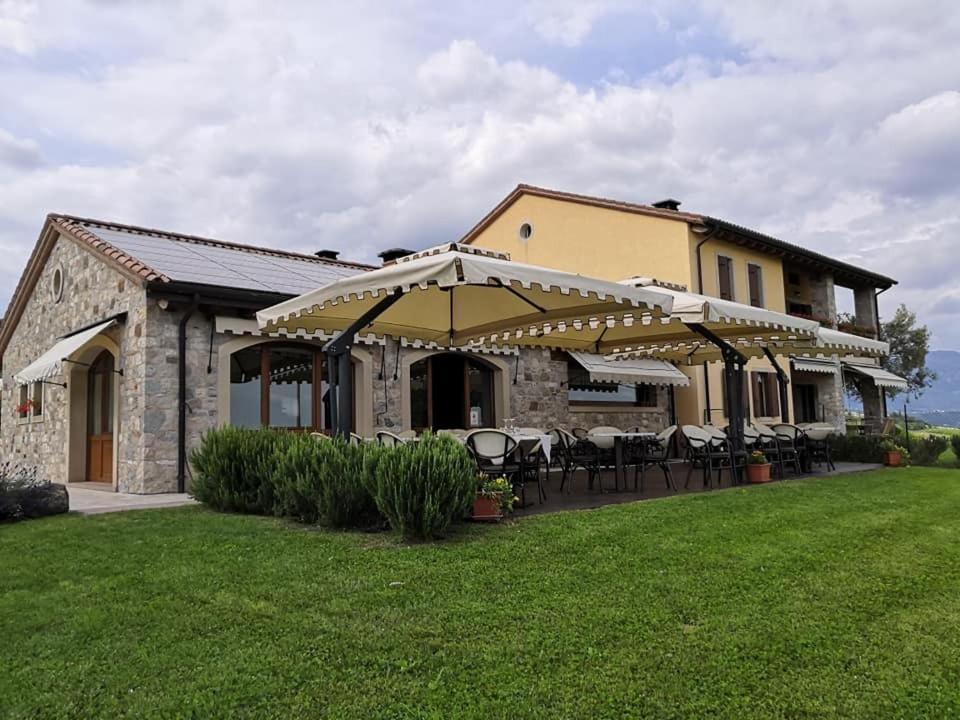 Agriturismo Moro Barel Vittorio Veneto Bagian luar foto